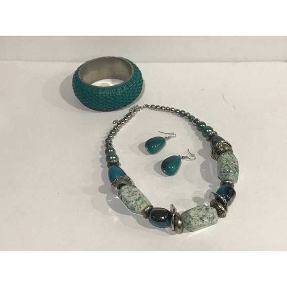 Vintage Turquoise and Silver Costume Jewelry Set‎ - Picture 1 of 5